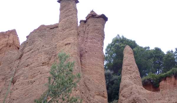 Xemeneies de Fades i Badlands de Gaià