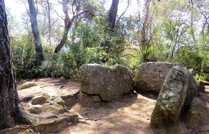 Ruta megalítica per la Roca del Vallès