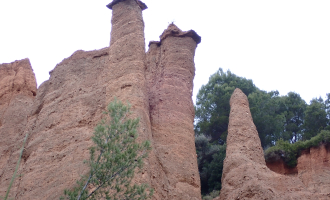 Xemeneies de Fades i Badlands de Gaià